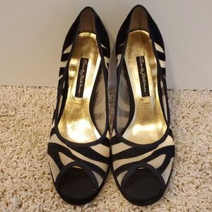 Beverly Feldman Shoes - Size 8M